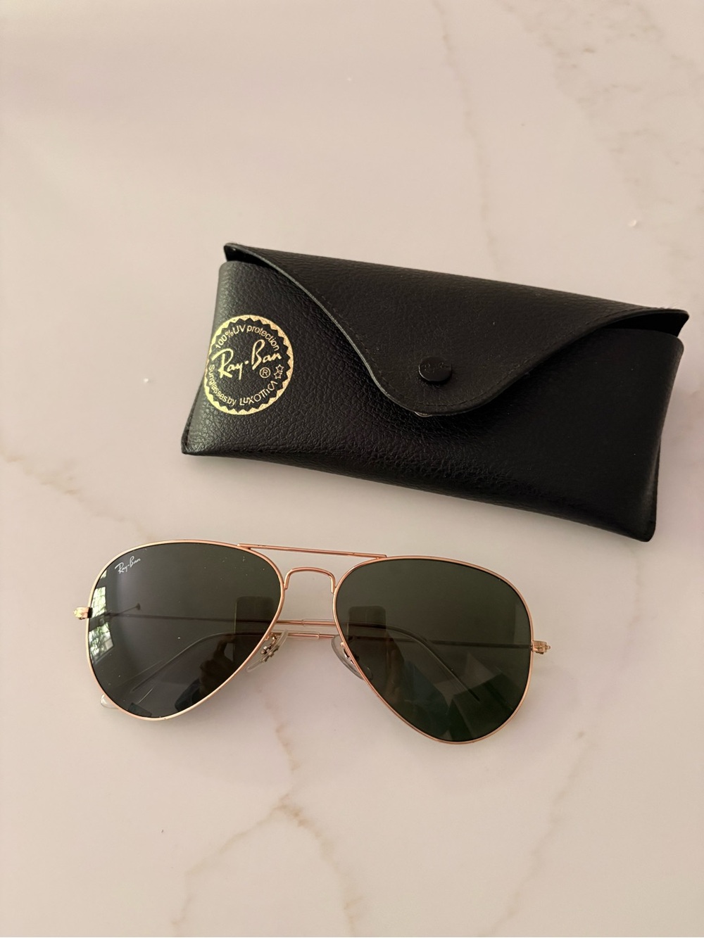 Ray-Ban Aviator Sunglasses in Gold with Dark Lenses fantastic condition!